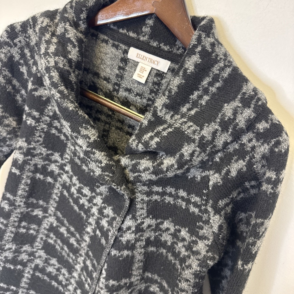 Ellen Tracy Sweater Womens M Black  Gray Cardigan Wool Blend Shawl Collar‎